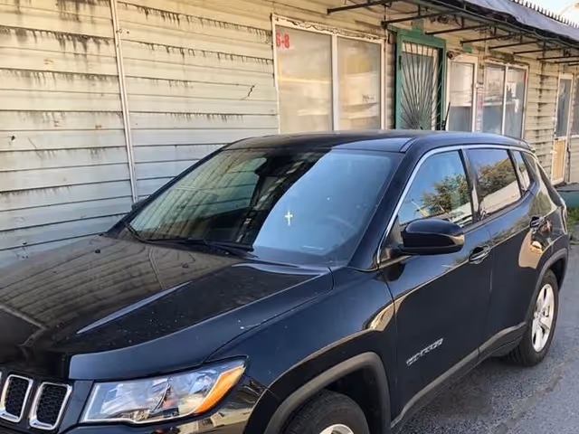 Jeep Compass - фото 2