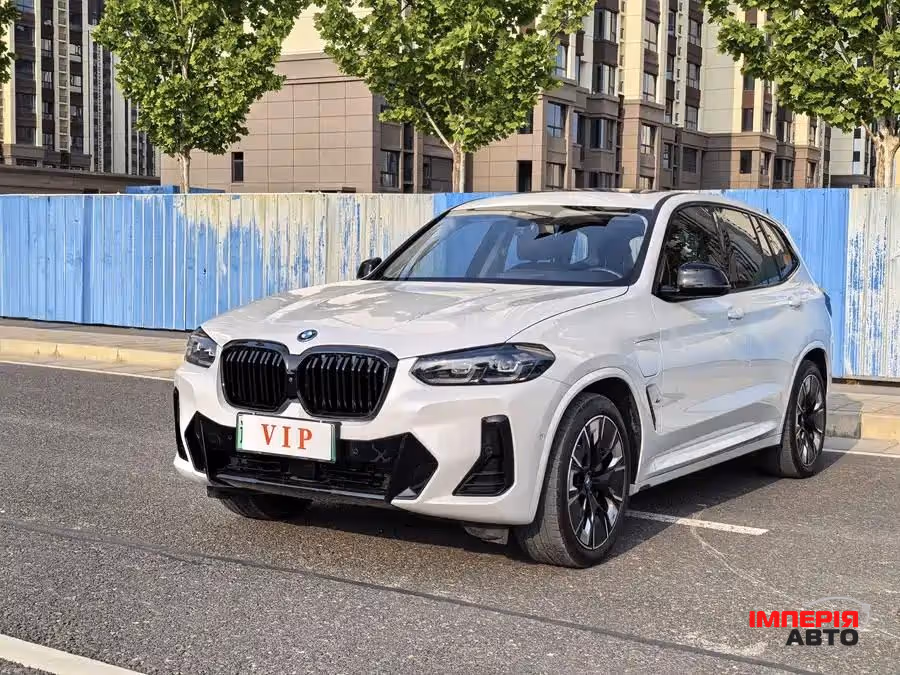 BMW iX3 - фото 6