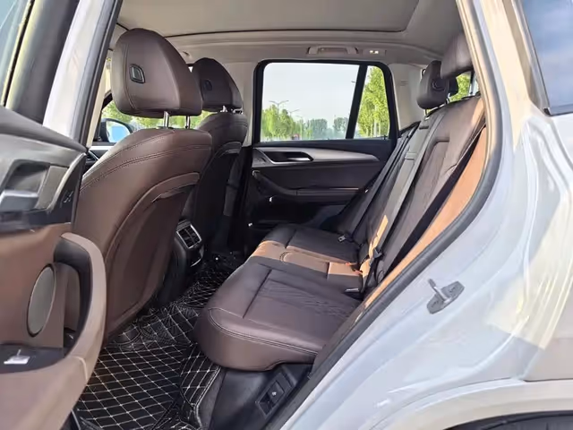 BMW iX3 - фото 3