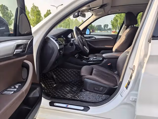 BMW iX3 - фото 5