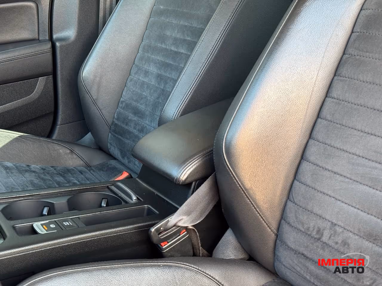 Volkswagen Passat - фото 35