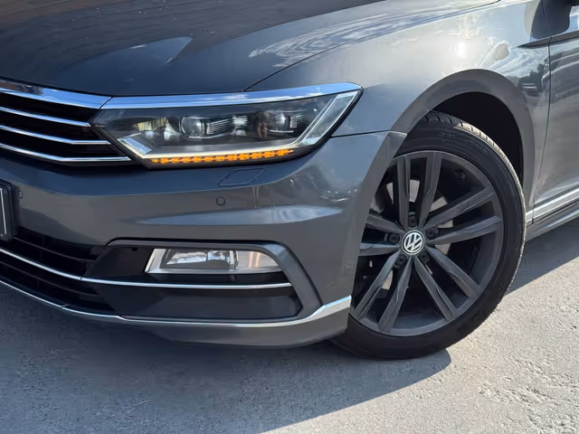 Volkswagen Passat - фото 3