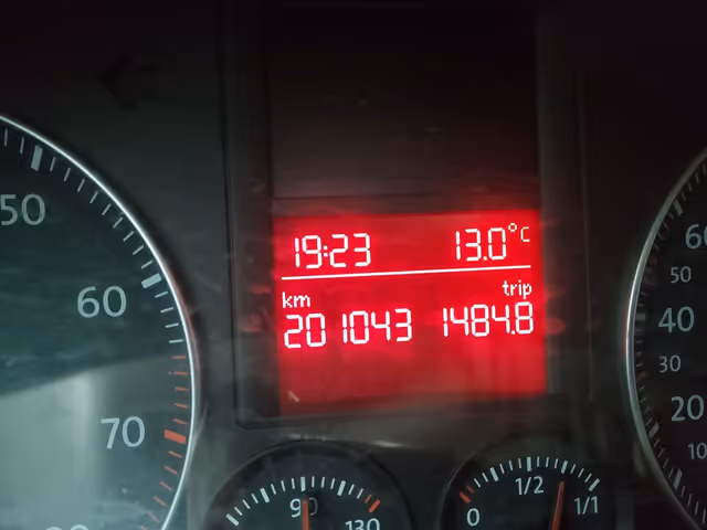 Volkswagen Jetta - фото 4