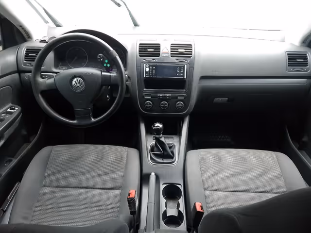 Volkswagen Jetta - фото 3
