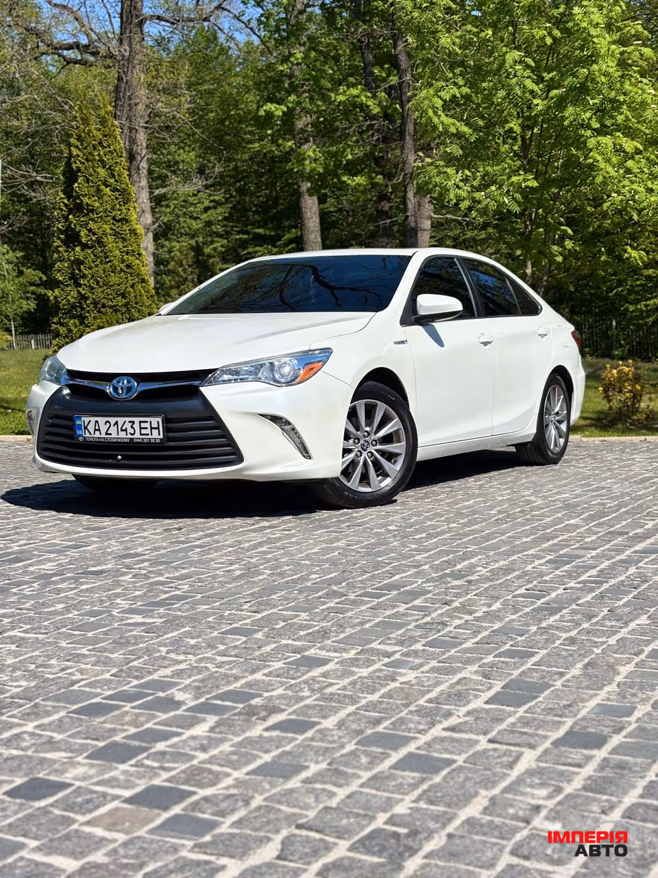 Toyota Camry - фото 2