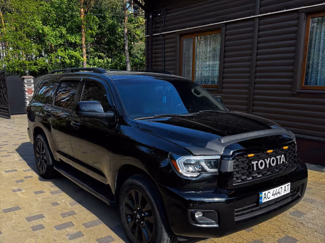 Toyota Sequoia - фото 3