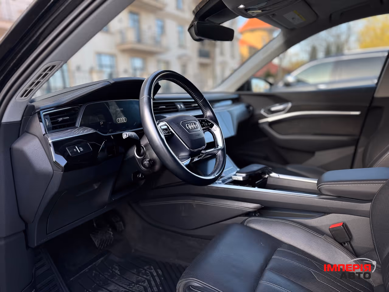 Audi e-tron - фото 13