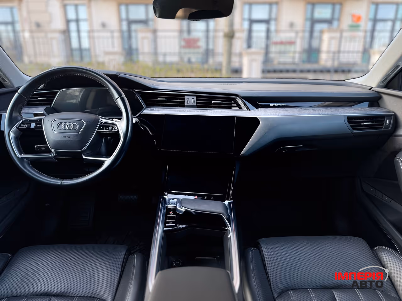 Audi e-tron - фото 12