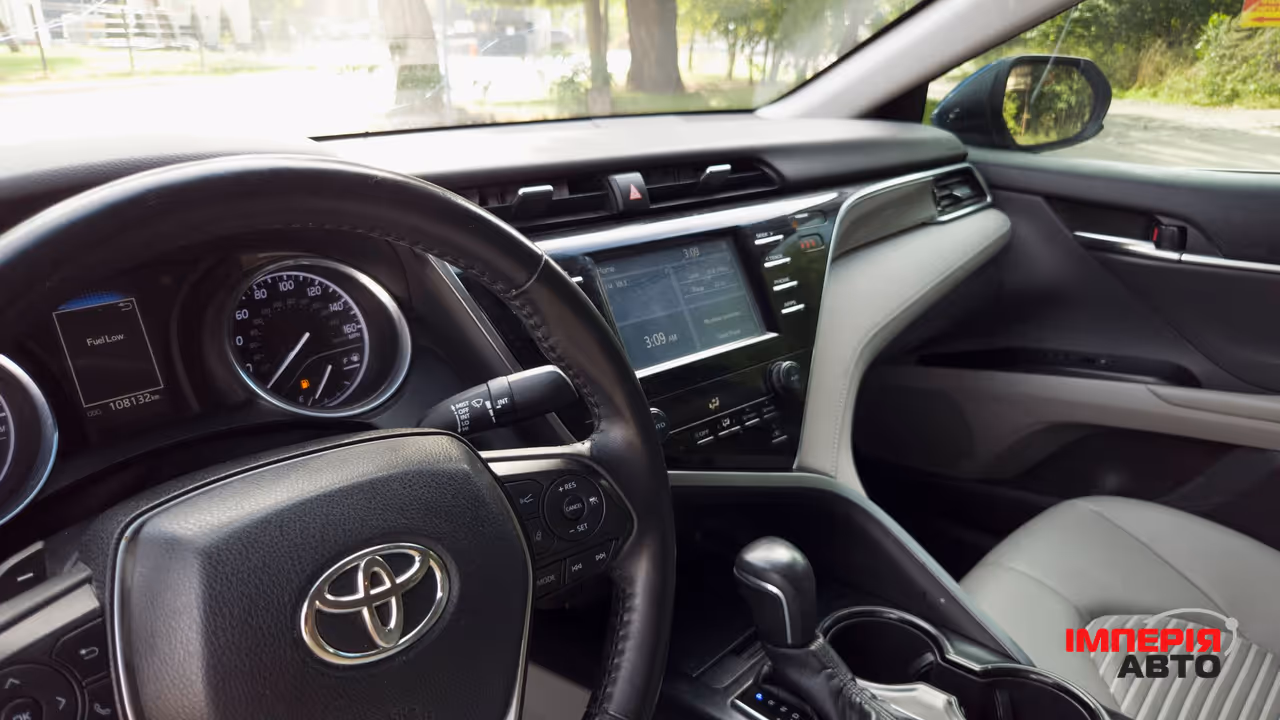 Toyota Camry - фото 4