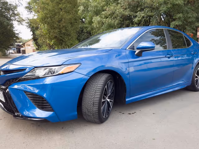 Toyota Camry - фото 5