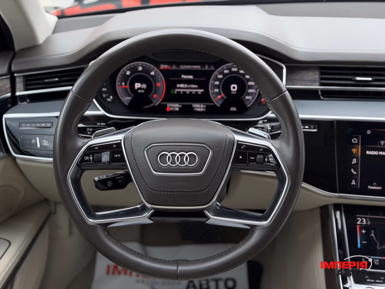 Audi A8 - фото 16