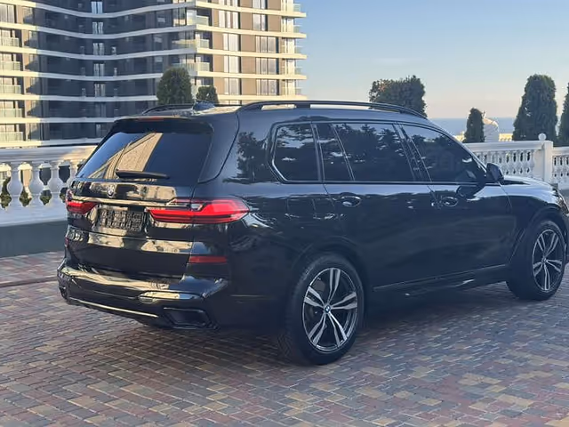 BMW X7 - фото 5