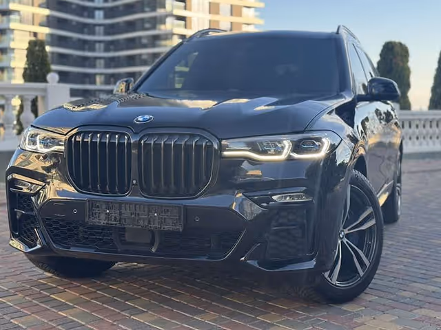 BMW X7 - фото 2