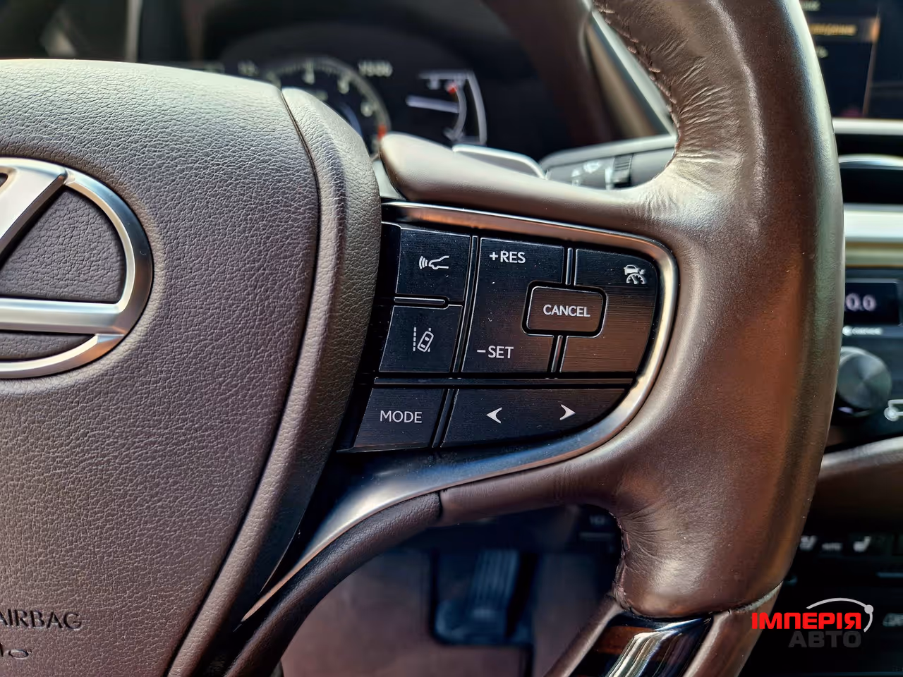 Lexus ES - фото 24