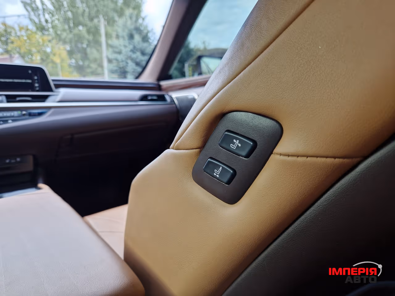 Lexus ES - фото 35