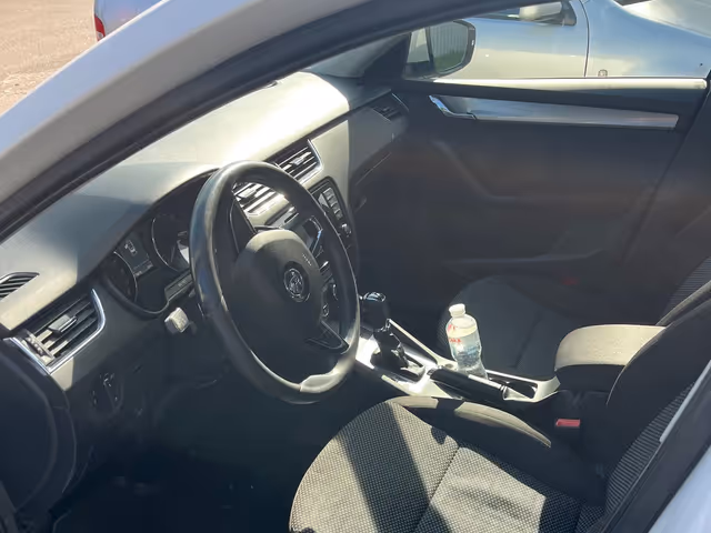 Skoda Octavia - фото 3