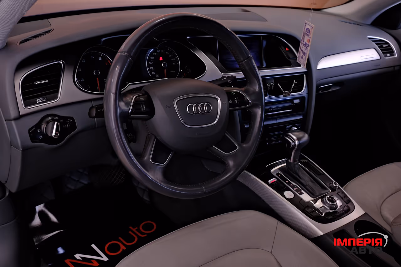 Audi A4 - фото 7