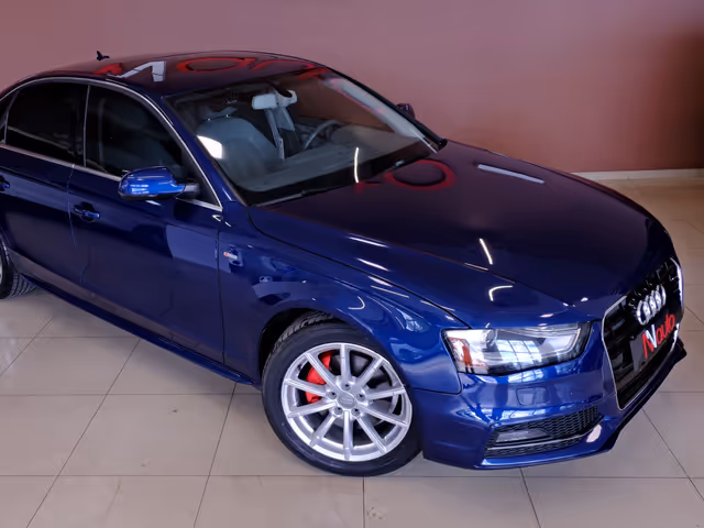 Audi A4 - фото 4