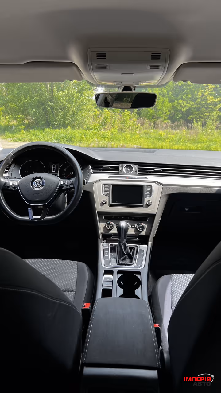 Volkswagen Passat - фото 6