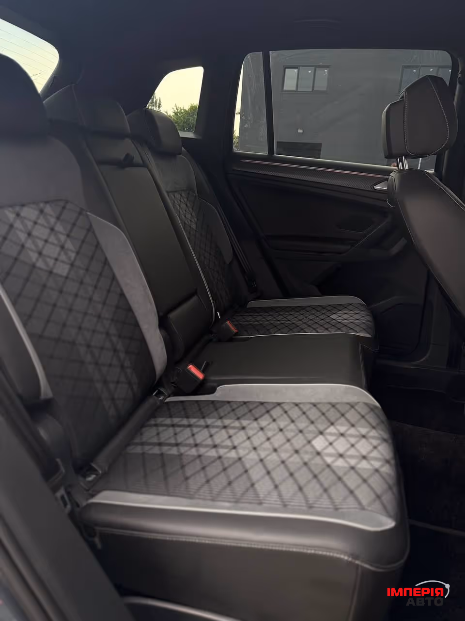 Volkswagen Tiguan - фото 9