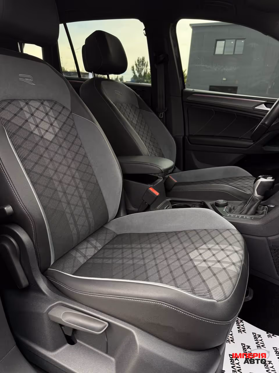 Volkswagen Tiguan - фото 7