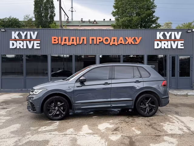 Volkswagen Tiguan - фото 2
