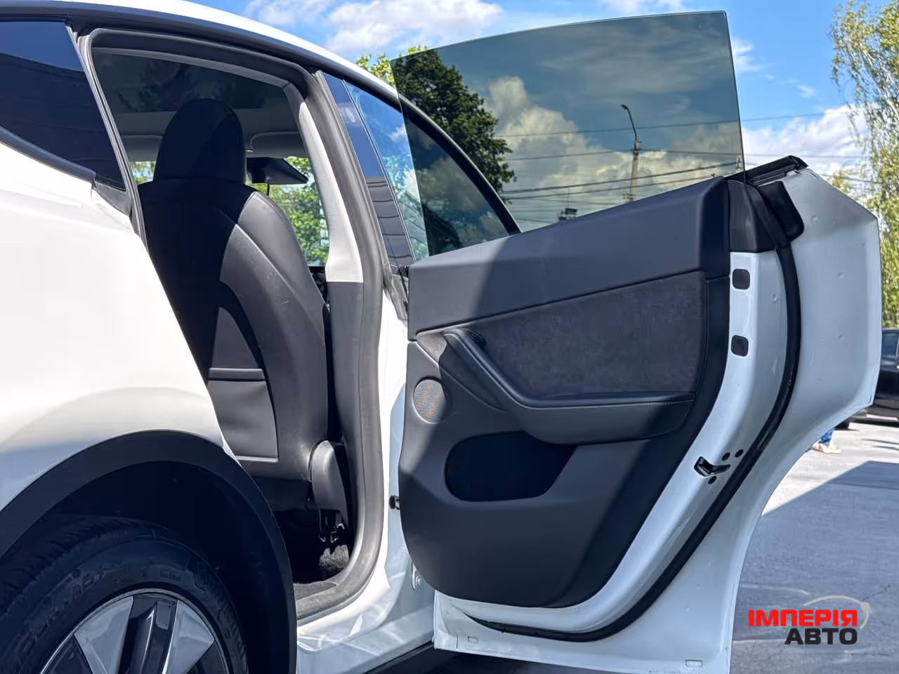 Tesla Model Y - фото 66