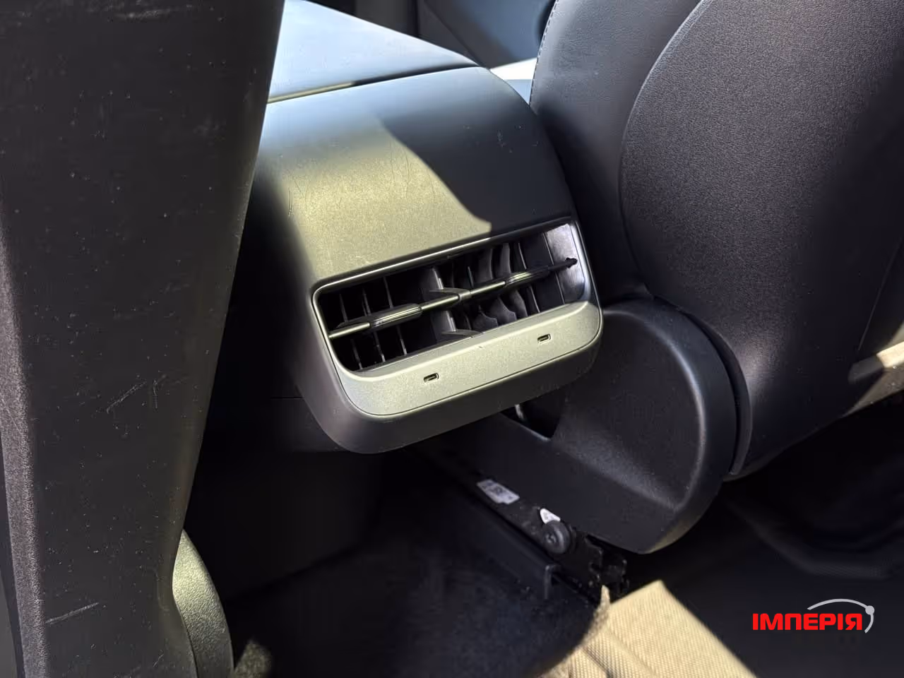 Tesla Model Y - фото 58