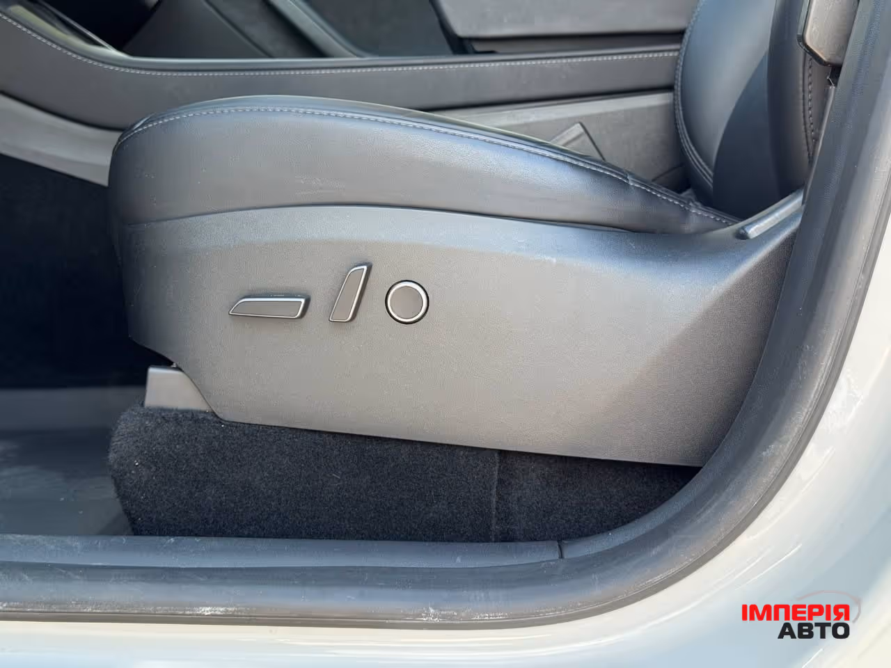 Tesla Model Y - фото 33