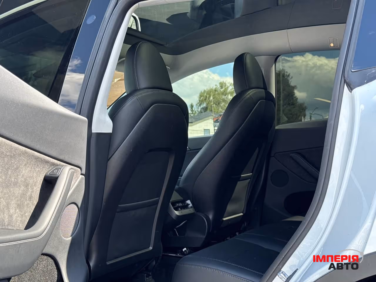Tesla Model Y - фото 57
