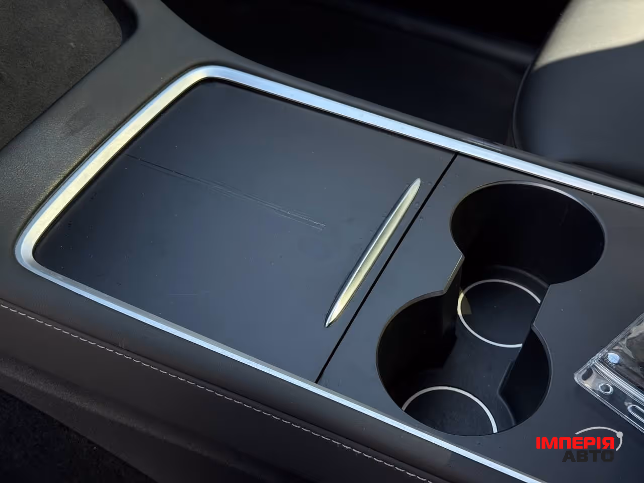 Tesla Model Y - фото 40
