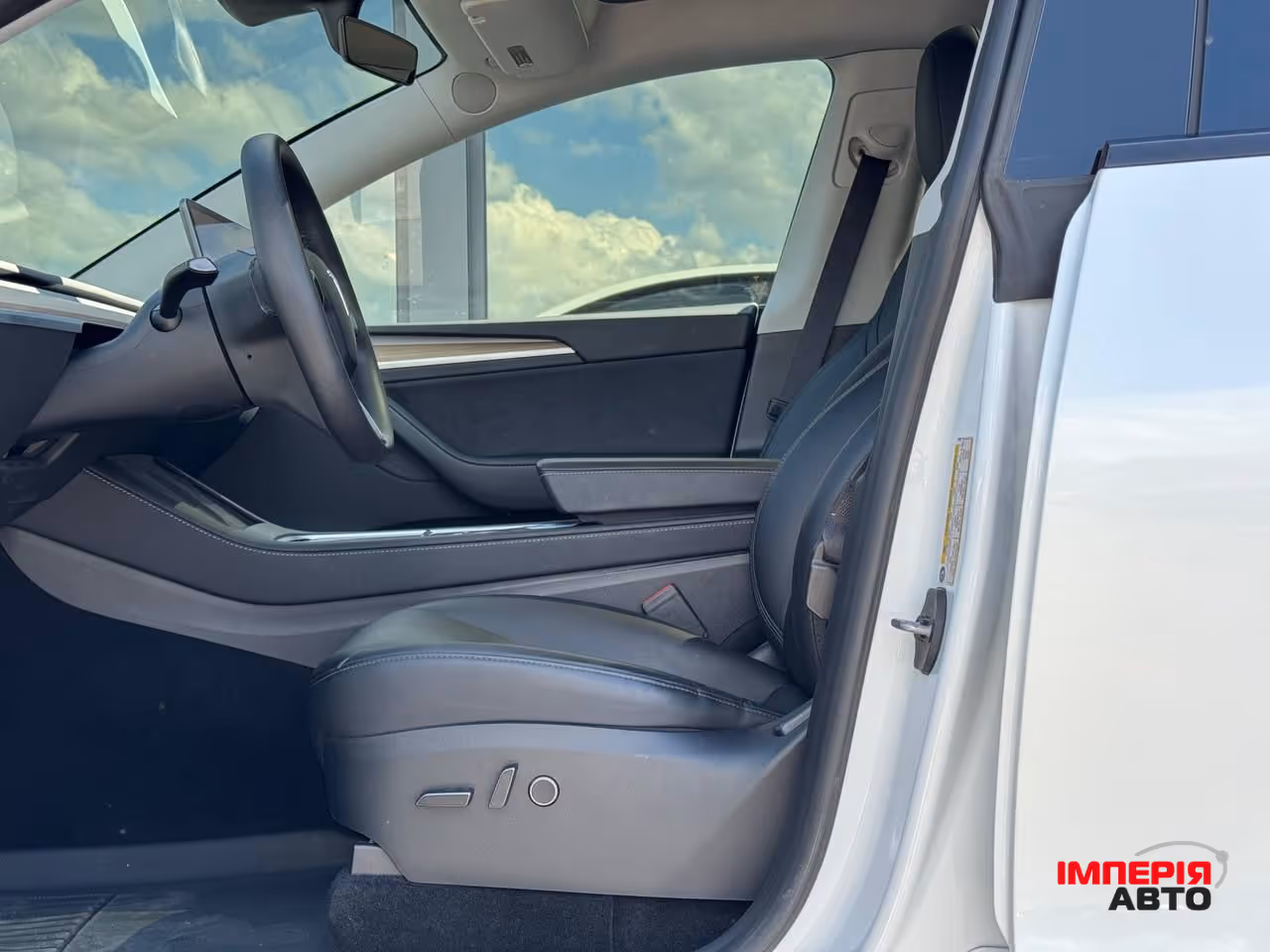 Tesla Model Y - фото 34