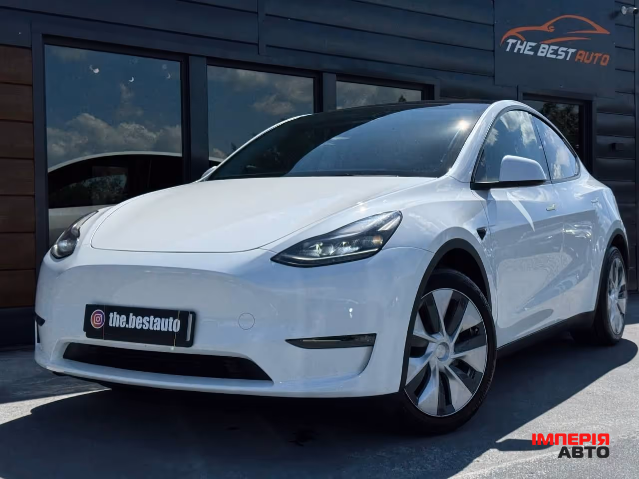 Tesla Model Y - фото 1