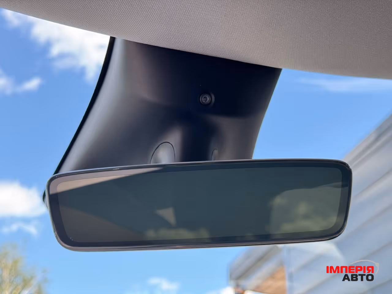 Tesla Model Y - фото 50