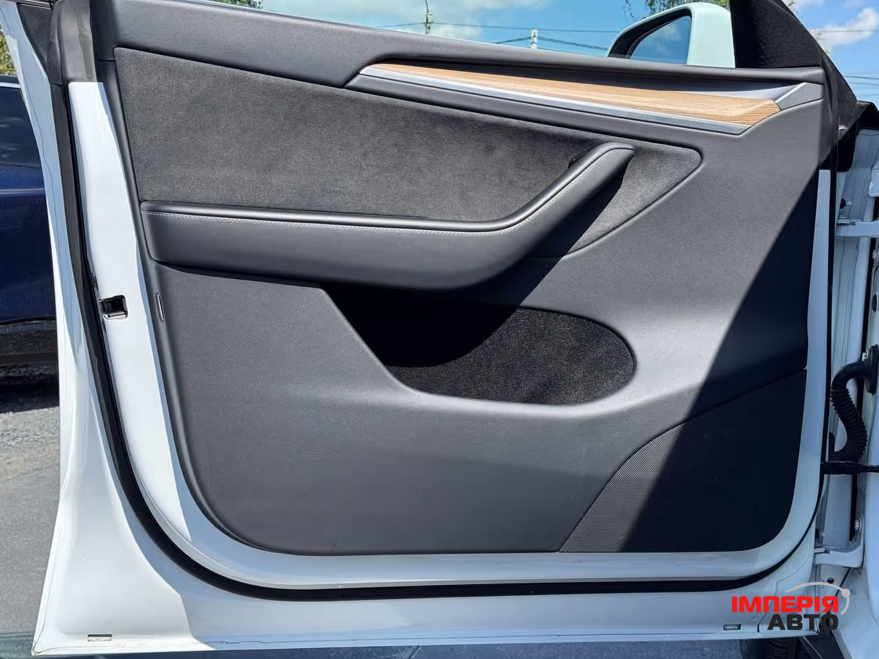Tesla Model Y - фото 28