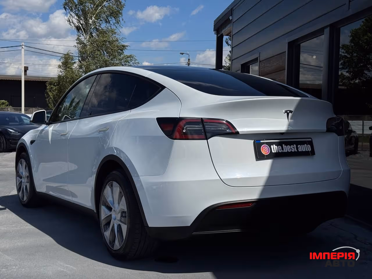 Tesla Model Y - фото 9