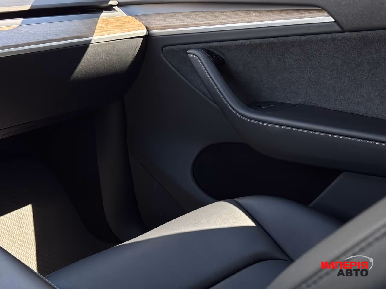 Tesla Model Y - фото 63