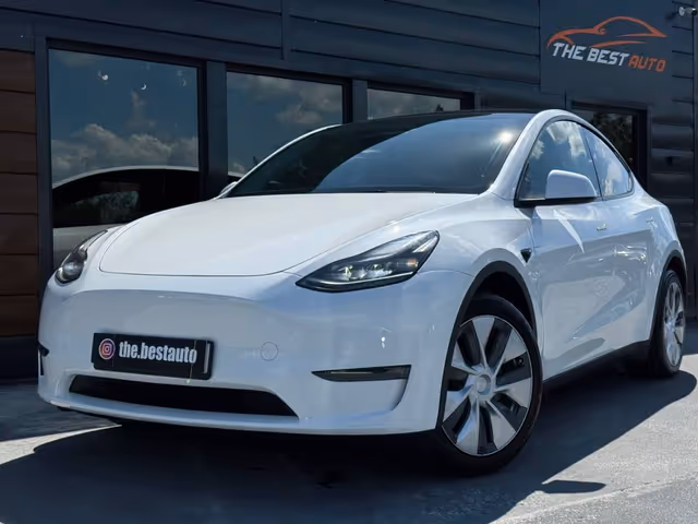 Tesla Model Y - фото 1