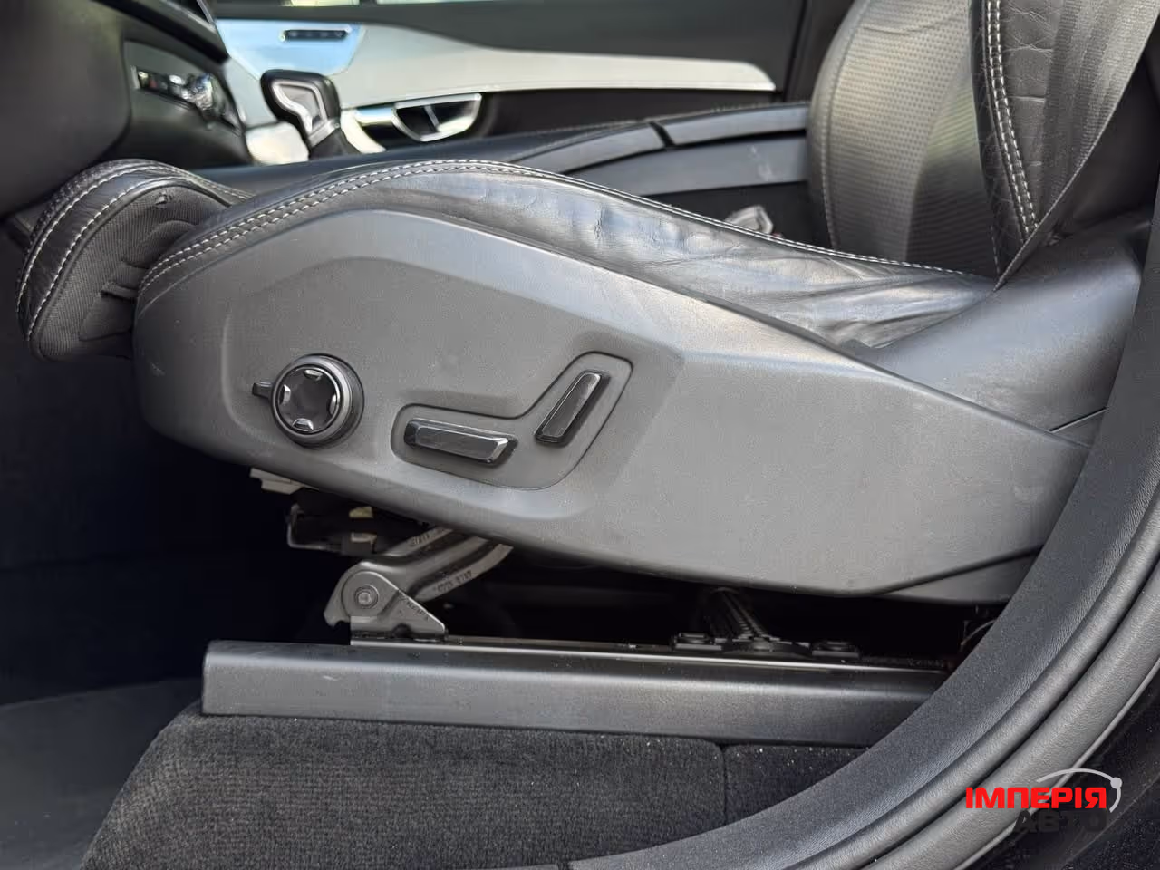 Volvo XC90 - фото 30