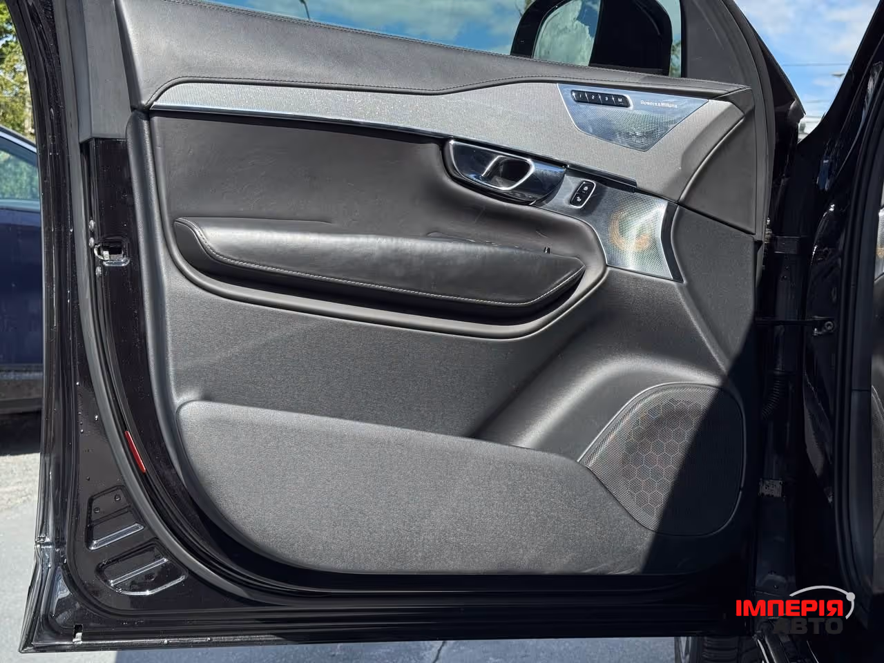Volvo XC90 - фото 28