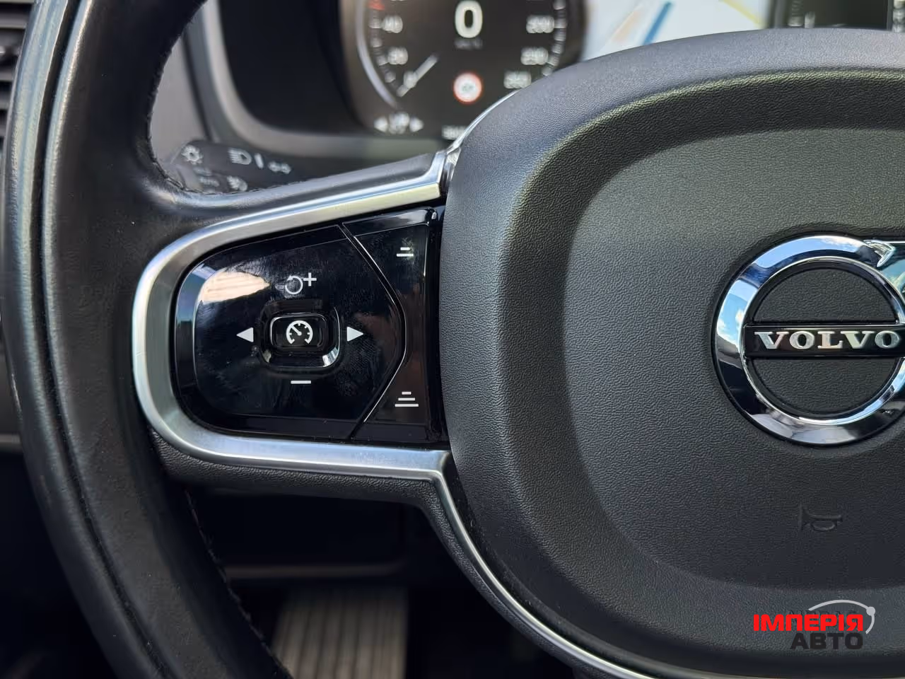 Volvo XC90 - фото 48