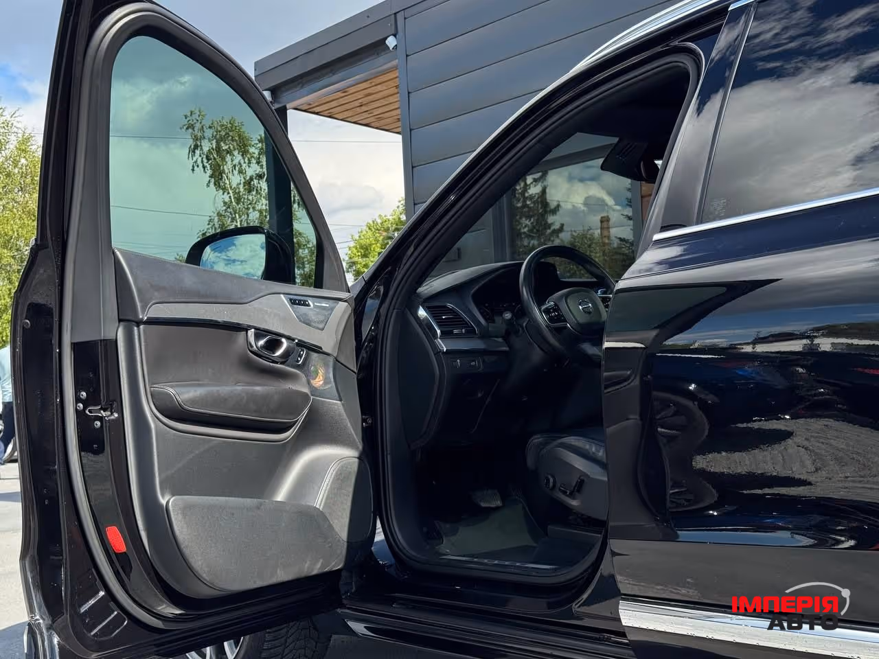 Volvo XC90 - фото 27