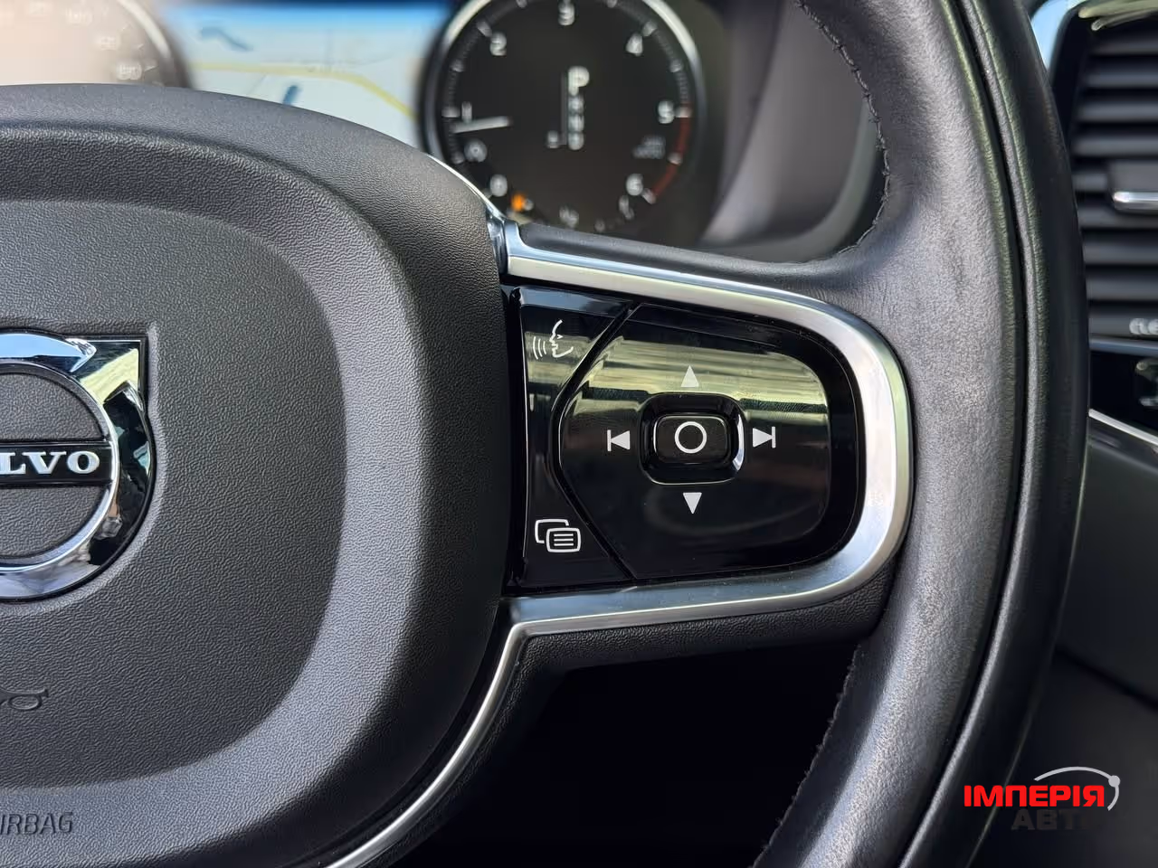 Volvo XC90 - фото 49