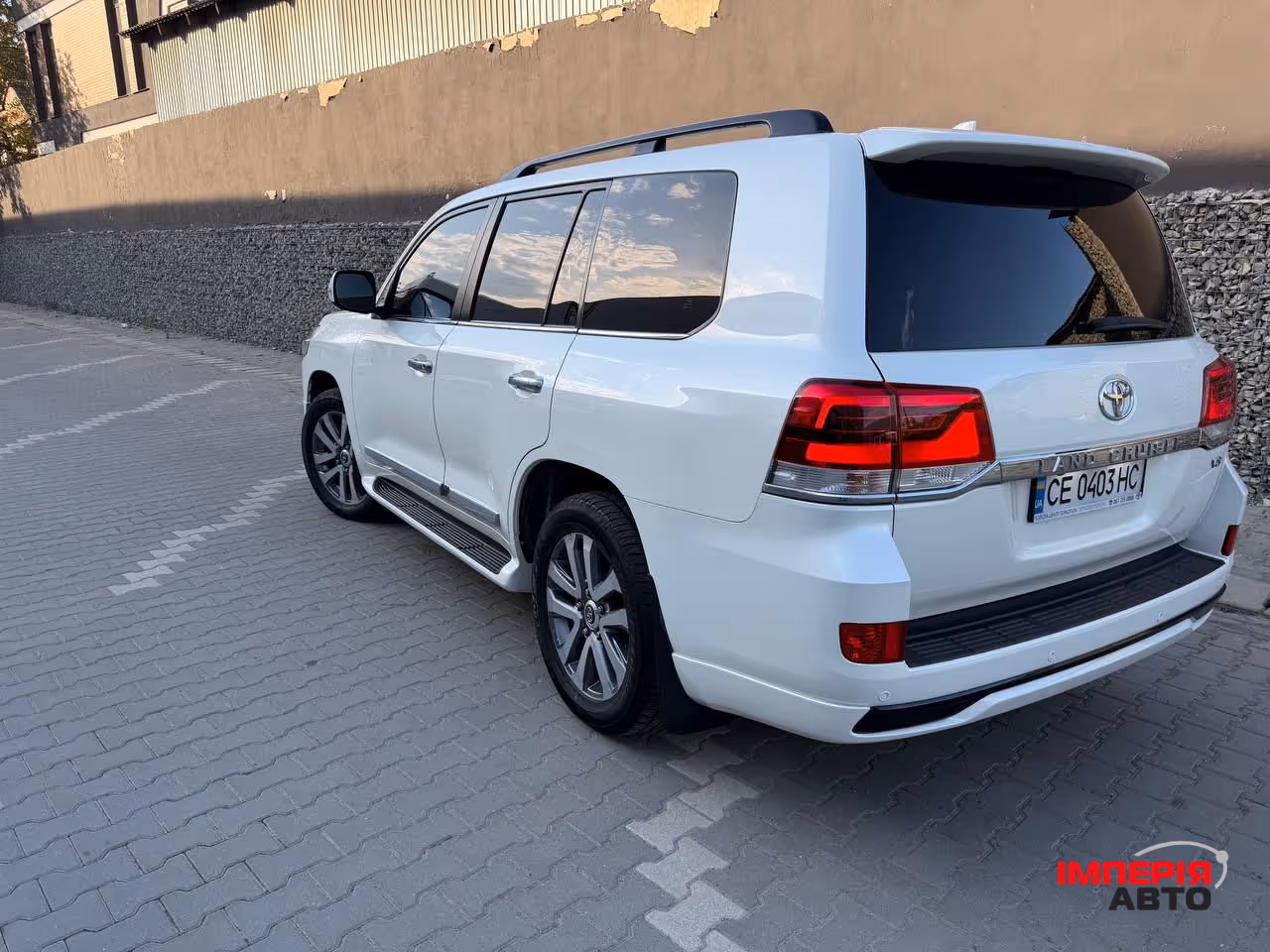 Toyota Land Cruiser - фото 2