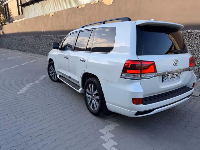 Toyota Land Cruiser - фото 2