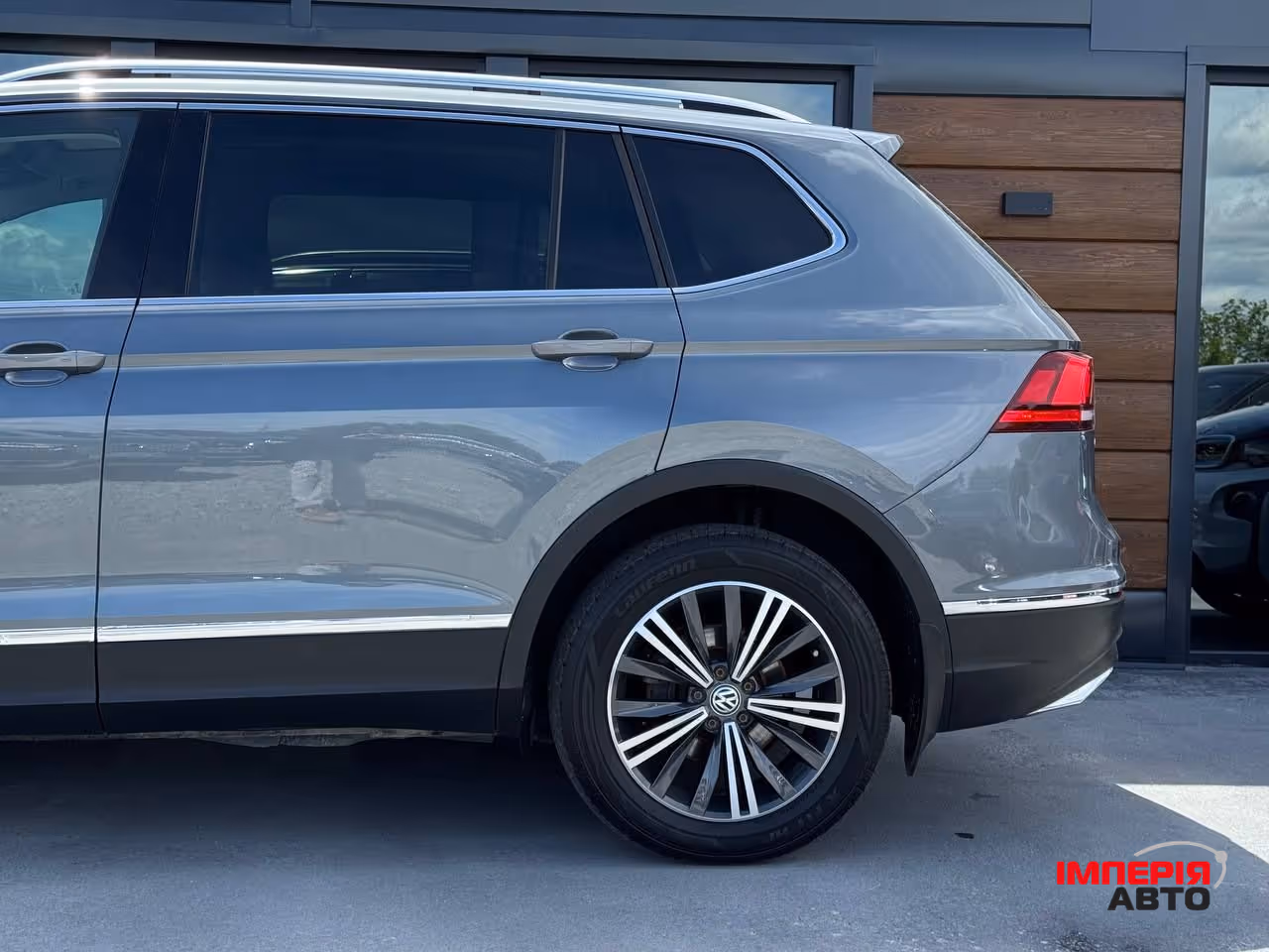 Volkswagen Tiguan - фото 13