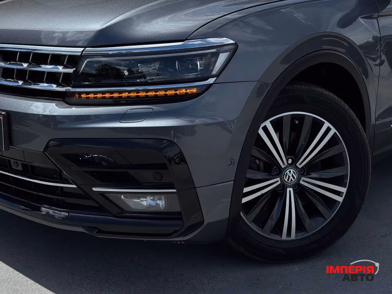 Volkswagen Tiguan - фото 2