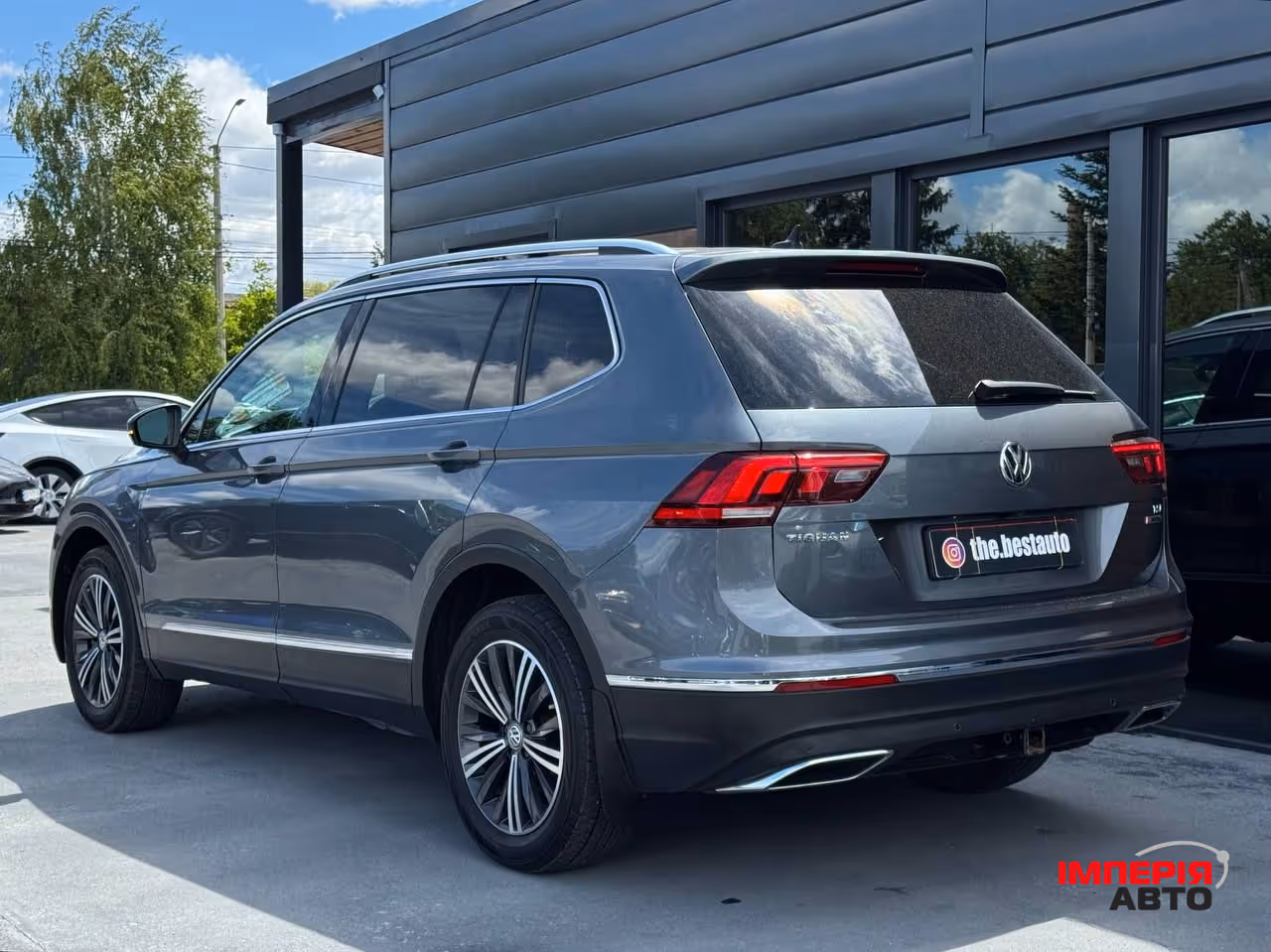 Volkswagen Tiguan - фото 14