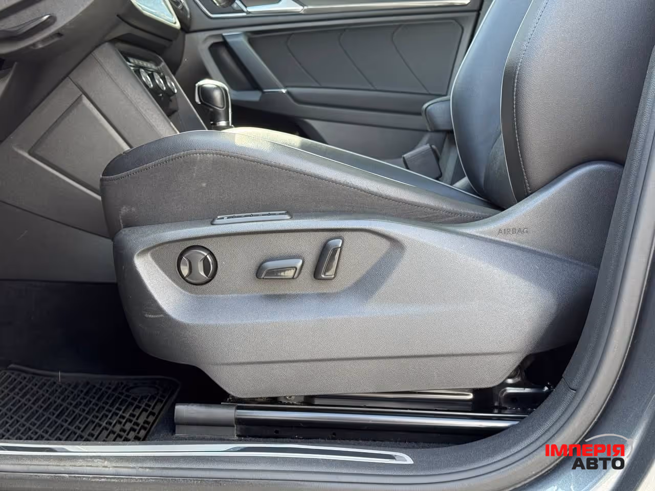 Volkswagen Tiguan - фото 25