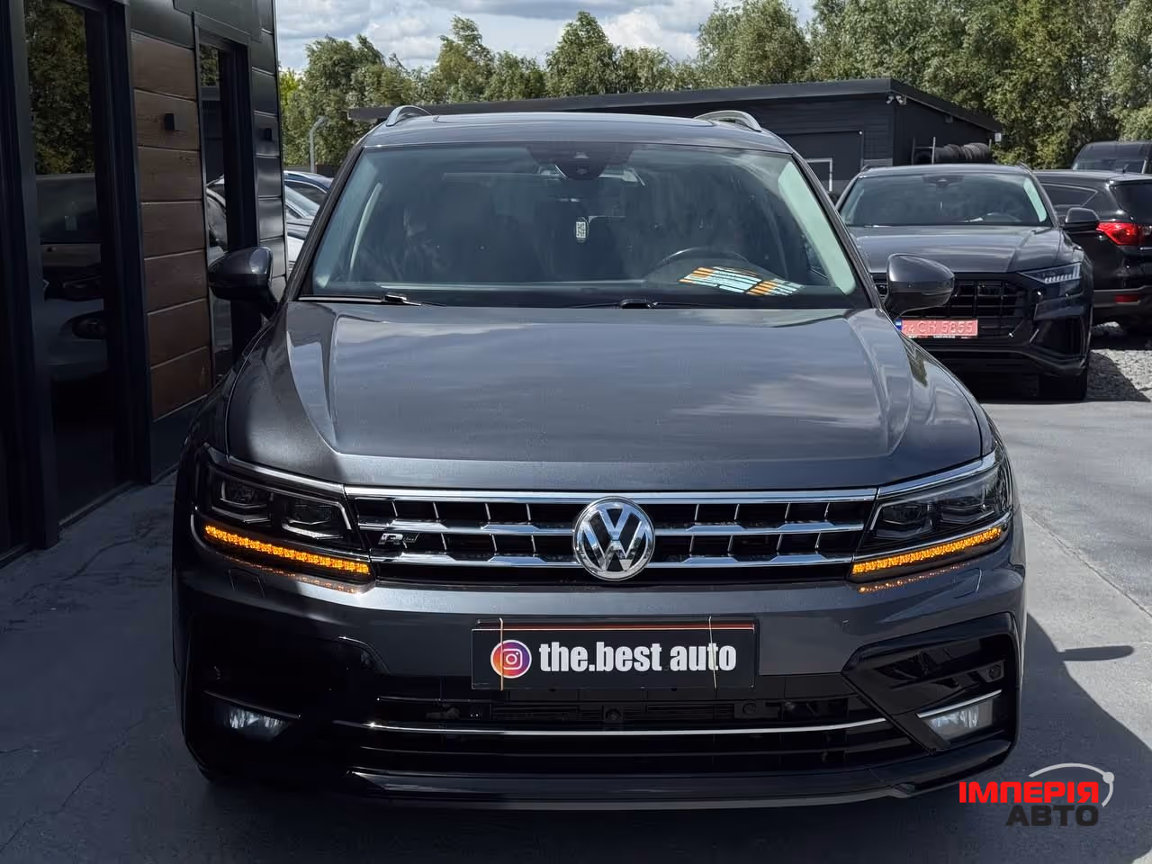 Volkswagen Tiguan - фото 8